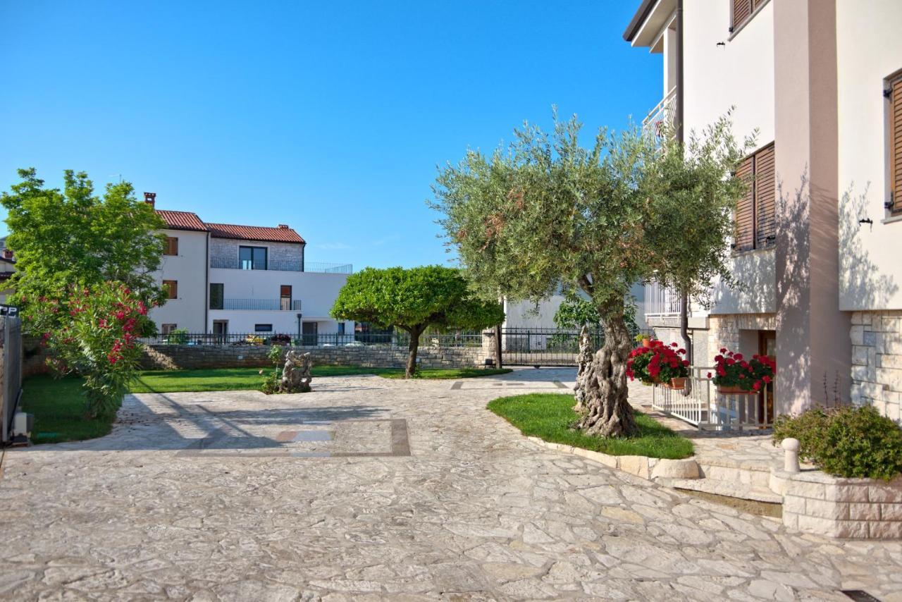 Apartments Vili Umag Eksteriør bilde